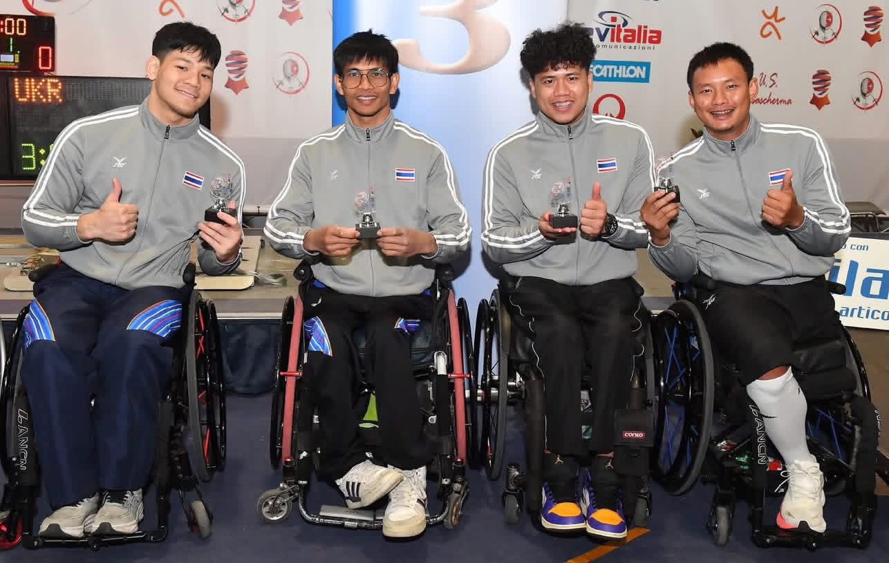 ร่วมแสดงความยินดี นักกีฬาวีลแชร์ฟันดาบทีมชาติไทย