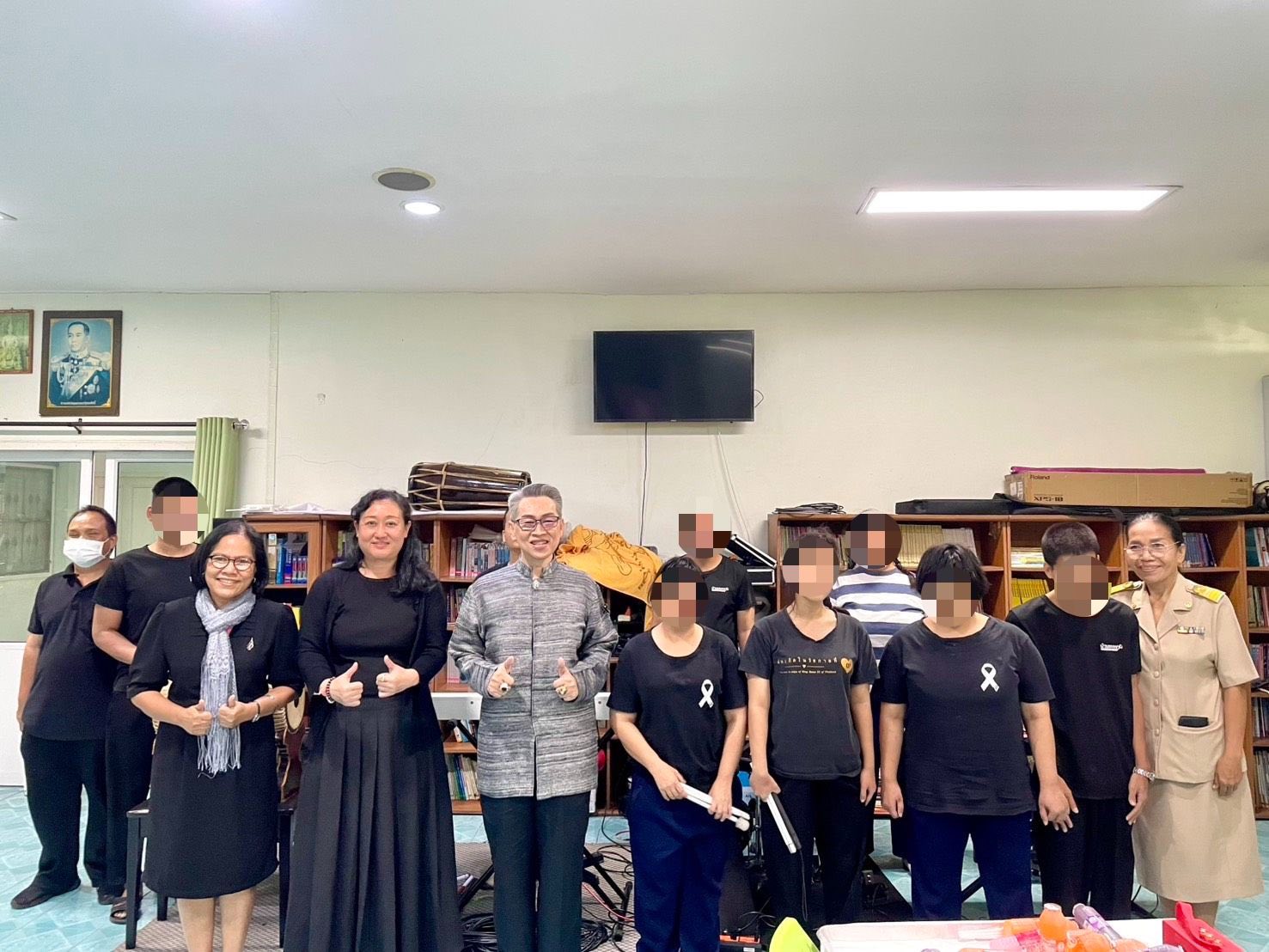 เข้าร่วมฝึกซ้อมร้องเพลง